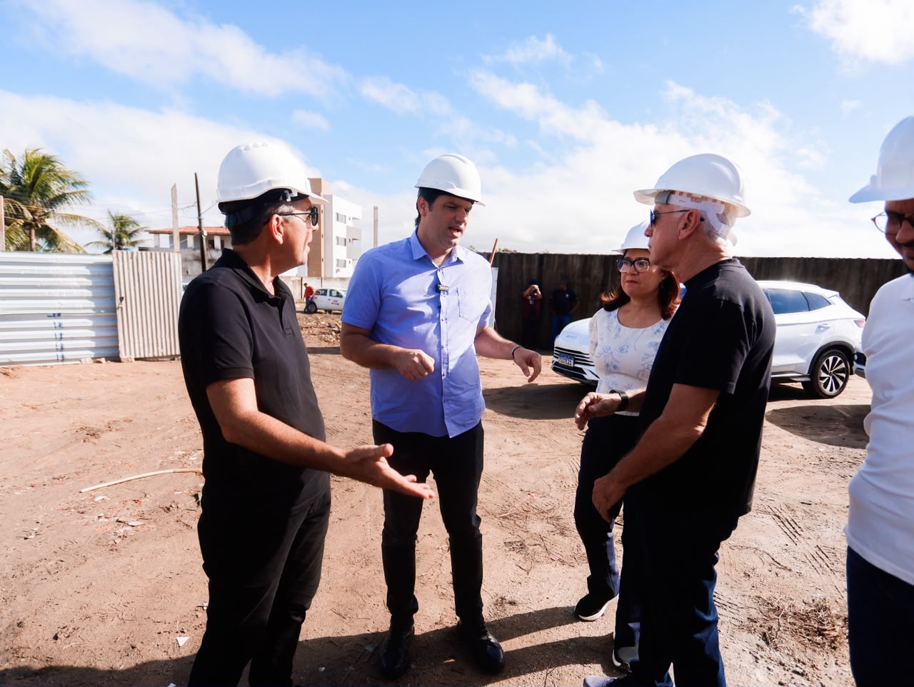 Leo Bezerra acompanha retomada de obra em Paratibe e destaca entrega de 17 novas escolas e creches em toda a Capital Leo Bezerra acompanha retomada de obra em Paratibe e destaca entrega de 17 novas escolas e creches em toda a Capital