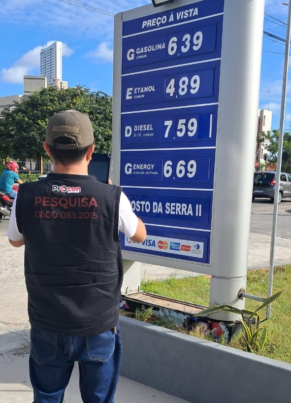 Consulta ao ranking do Procon-JP ajuda consumidor a economizar na hora de abastecer o veículo Consulta ao ranking do Procon-JP ajuda consumidor a economizar na hora de abastecer o veículo