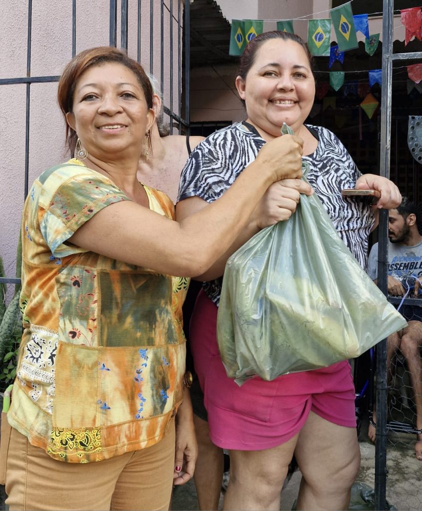 Prefeitura garante milho na mesa de 15 mil famílias em vulnerabilidade social em João Pessoa 9 Semhab distribuicao milho07 1