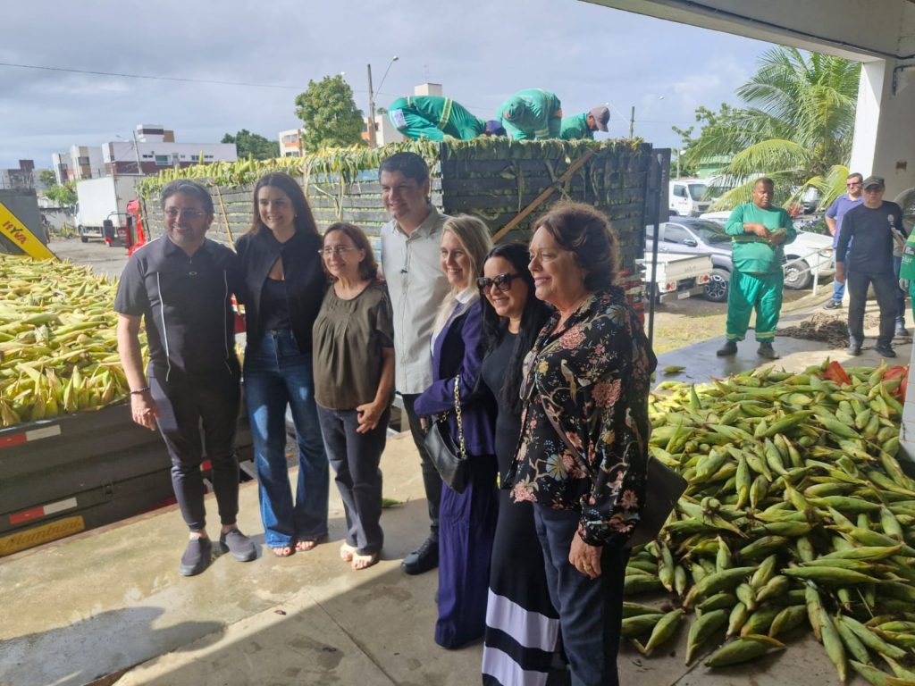 Prefeitura garante milho na mesa de 15 mil famílias em vulnerabilidade social em João Pessoa 1 Semhab distribuicao milho08