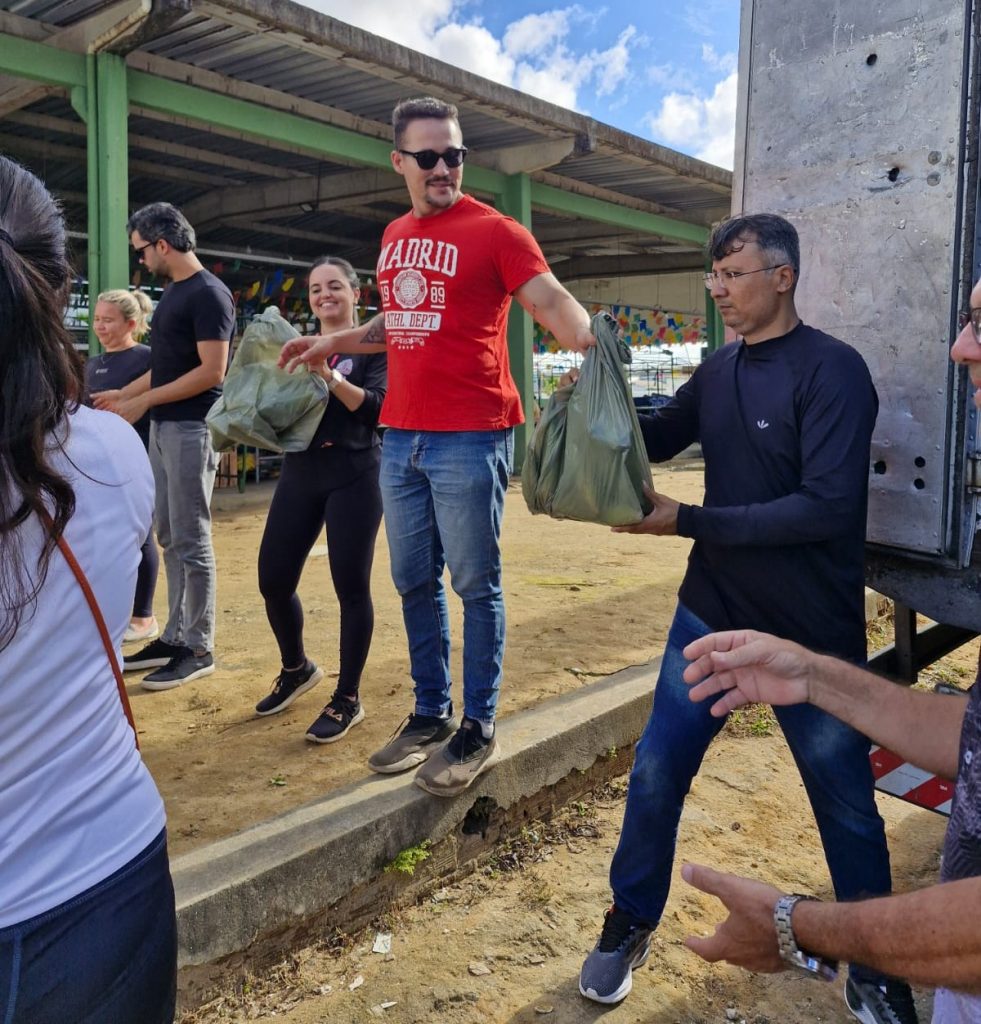 Prefeitura garante milho na mesa de 15 mil famílias em vulnerabilidade social em João Pessoa 7 Semhab distribuicao milho13